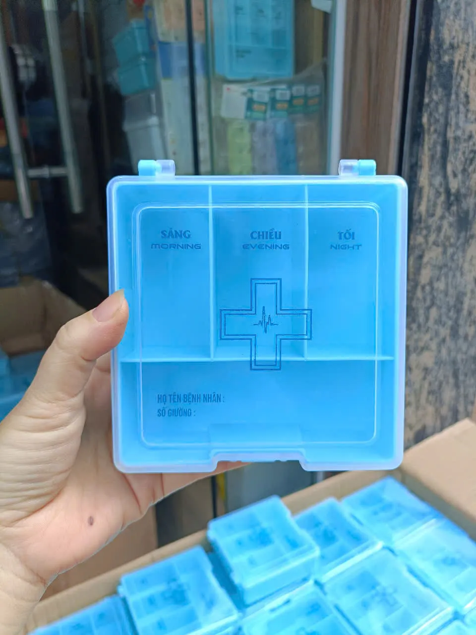 Hộp chia thuốc 4 ngăn hàng ngày