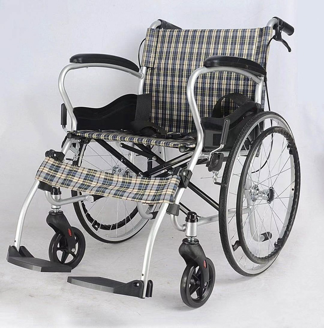 Xe lăn tay Lucass X-37BJ